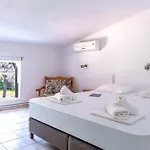 Nikos Aparthotel Koukounaries