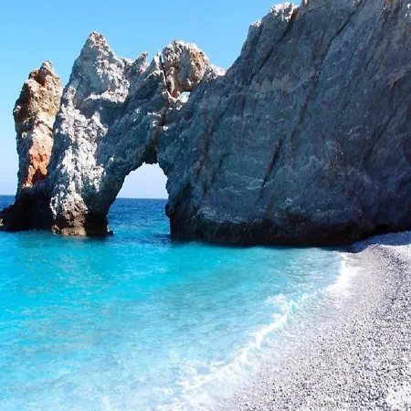 Nikos Apartahotel 3*