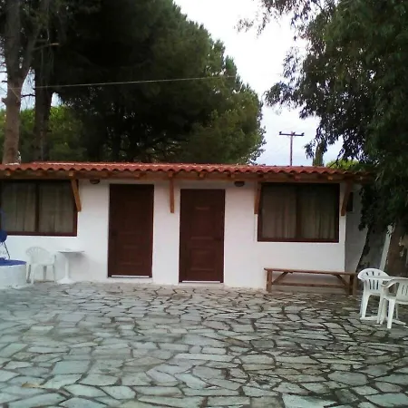 Apartahotel Nikos 3*