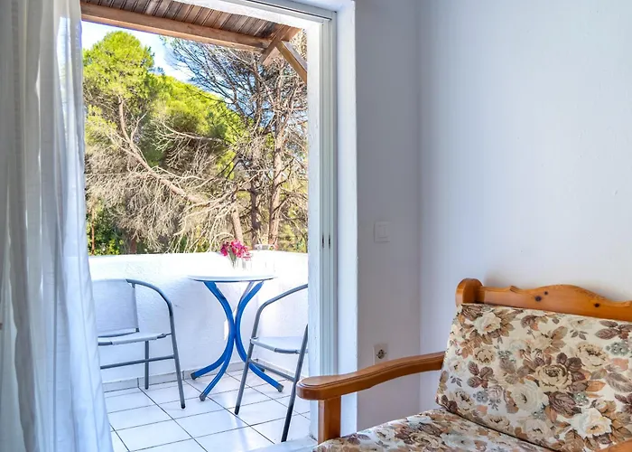 Nikos Aparthotel Koukounaries