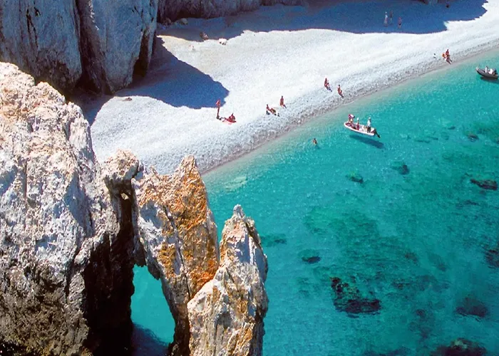 Nikos 3* Koukounaries