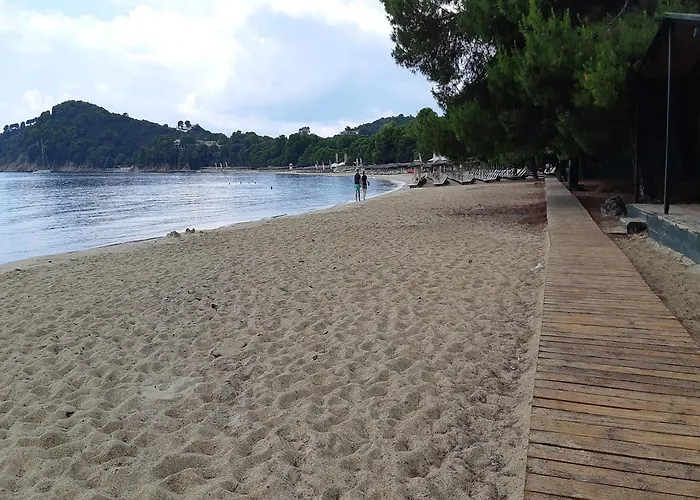 Hotel apartamentowy Nikos Koukounaries