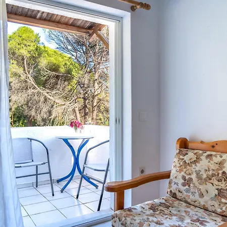 Nikos Aparthotel Koukounaries