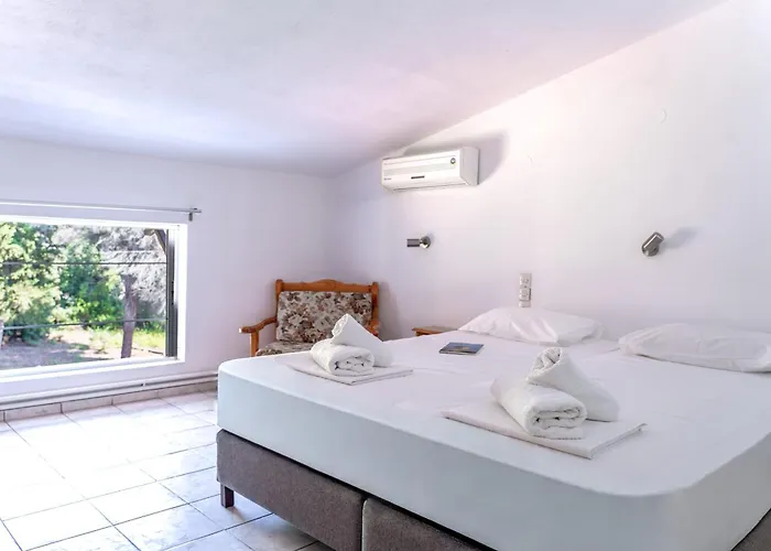 Nikos Aparthotel Koukounaries